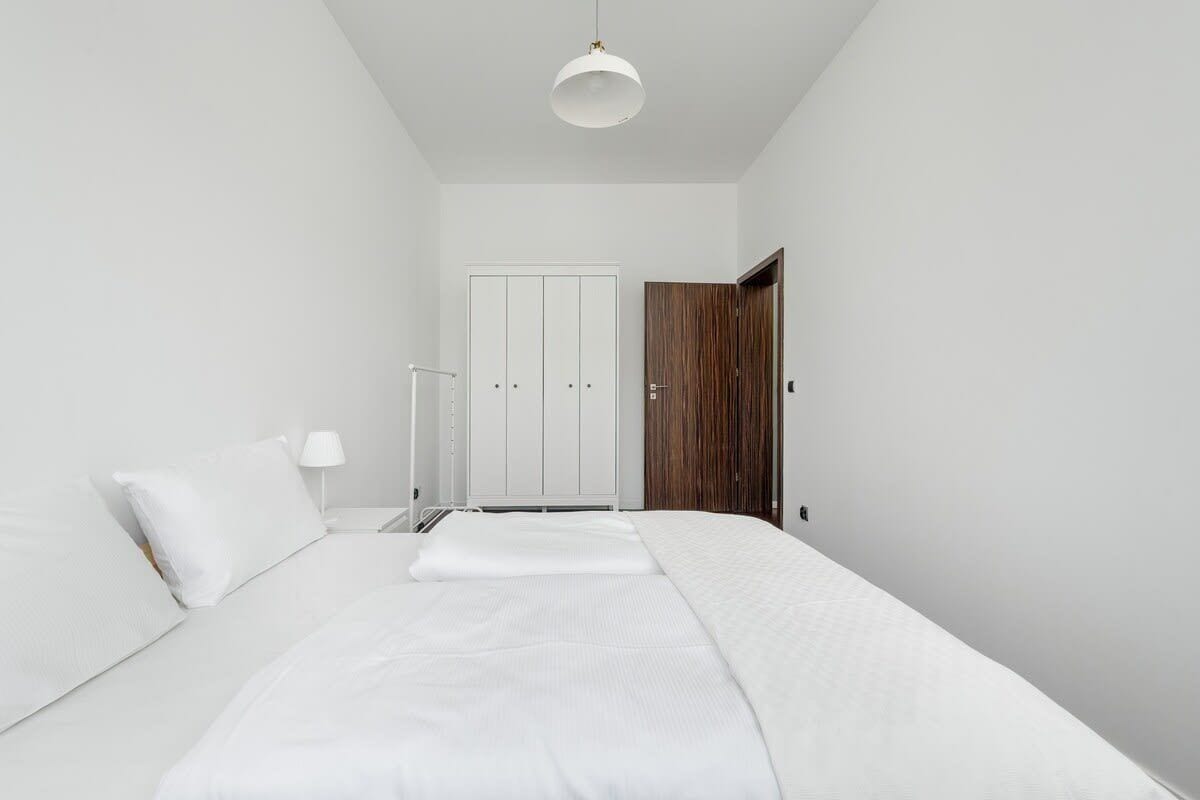 1 slaapkamer, een strijkplank/strijkijzer, wifi, beddengoed