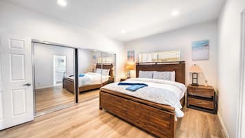 3 bedrooms, desk, iron/ironing board, WiFi