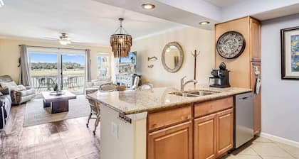 Bayfront Kontiki 502