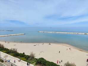 On the beach - Elegante Appartamento con Spiaggia sul Mare di Bari (Bari)