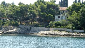 Apartment (Three Bedroom Apartment with Sea View) | Beach