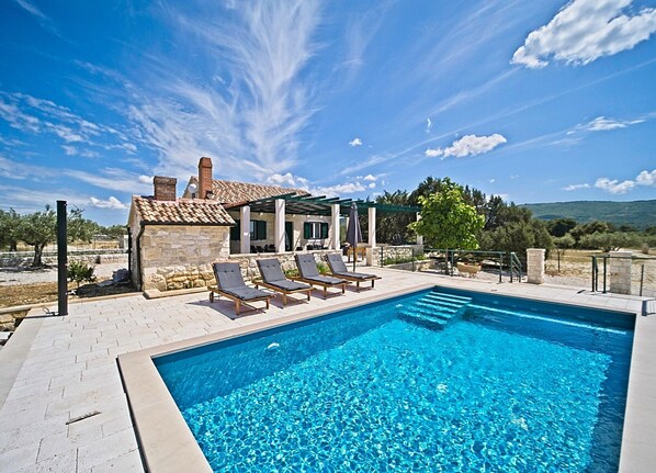 House (Two Bedroom Holiday Home with Pool) | Outdoor pool