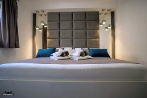 3 bedrooms, bed sheets - Villa Sabun 2 - salt water pool (Privlaka)