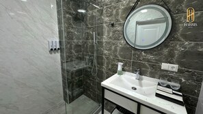 Luxury Suite | Desk, laptop workspace, soundproofing, free WiFi - Harris Tashkent (Tashkent)