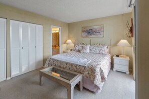 3 slaapkamers, een strijkplank/strijkijzer, wifi, beddengoed