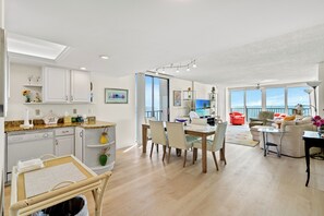 Interior - ~ Luxurious Ocean Escape ~ Ocean Front Condo (Myrtle Beach)