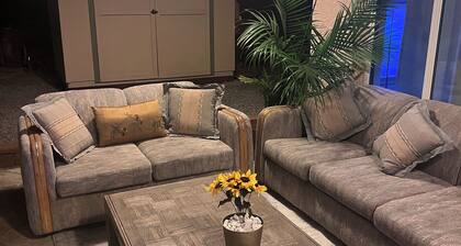 Charming bedroom in a welcoming Palmdale home with AC, WiFi