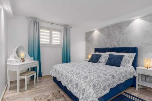 Apartment (Two Bedroom Apartment with Terrace)