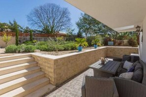 Lejlighed (Two Bedroom Apartment with Terrace) | Udendørsområde