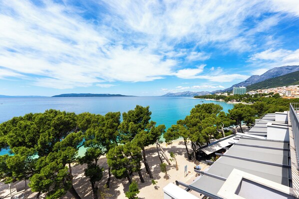 Rooftop terrace - Luxury Penthouse Apt on beach Makarska (Makarska)