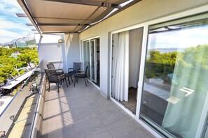 Deluxe Apartment, Sea View | Balcony