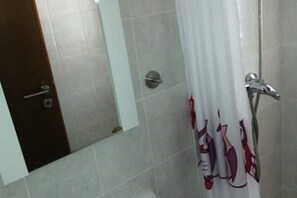 Bathroom - Maya studio 1 (Vir)