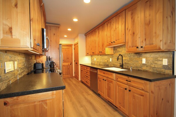 Fridge, microwave, oven, stovetop - Tamarack #39: 2 BR, 2.5 BA Condominium in Mammoth Lakes, Sleeps 8 (Mammoth Lakes)
