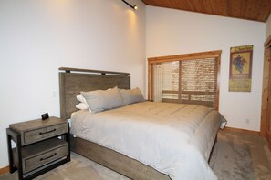 2 室のベッドルーム、WiFi (無料)