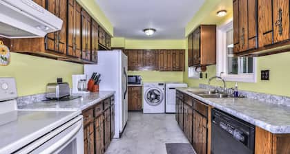 Stepaway Vacation Rentals- Conifer Cabin