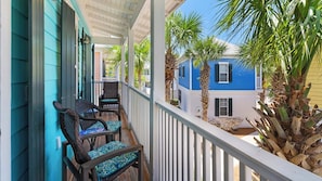 Casa, varias camas, patio, vista al jardín (Beach Bungalow 101) | Áreas de la propiedad