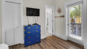 Maison, plusieurs lits, patio, vue jardin (Beach Bungalow 101) | Intérieur