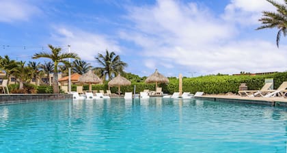 Private pool! *walking dist. to Aruba beaches*