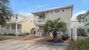 Exterior - Beach Cottage w/ Backyard Oasis - Quiet Neighborhood in BMB (Santa Rosa Beach)