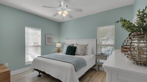 Maison, plusieurs lits, patio, vue piscine (Beach Therapy)
