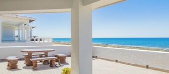 Casa de Evilina Beachfront Home with Spacious Deck and Well-Equipped Kitchen