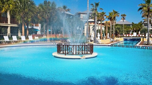 Beachy Chic Home Prime Location Seacrest! 2 Minute Walk to Pool!