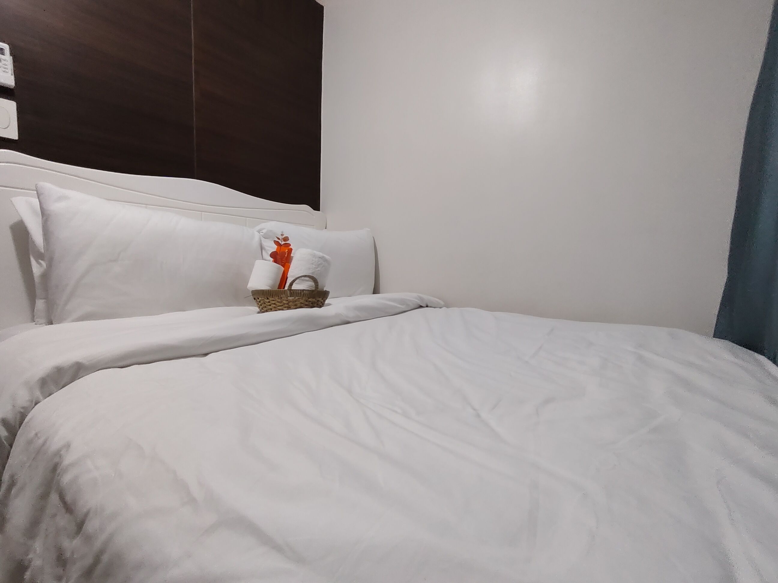 Comfort Apartment, 1 Queen Bed, Balcony, City View | 1 bedroom, hypo-allergenic bedding, individually furnished, desk