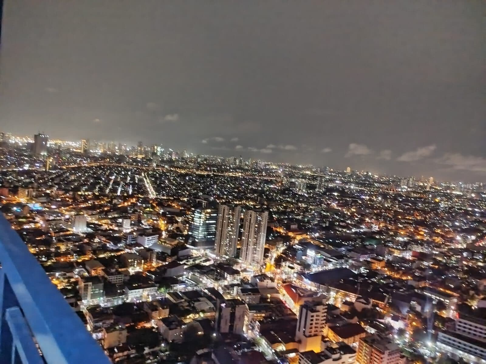 Vue sur la ville depuis l’hébergement