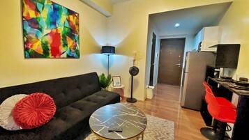 1 bedroom, hypo-allergenic bedding, individually furnished, desk