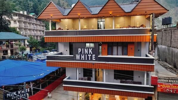 Kiến trúc tòa nhà