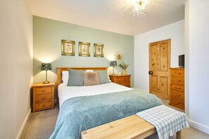 2 soverom, strykejern/-brett, wi-fi og sengetøy