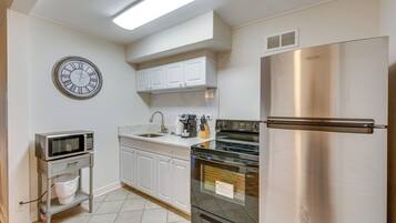 Apartment (1 Bedroom) | Interior