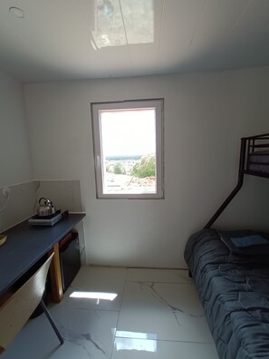 1 Schlafzimmer, Schreibtisch, Reisekinderbett, WLAN