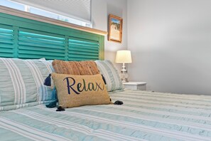 3 habitaciones, tabla de planchar con plancha y cuna de viaje 