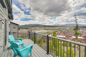 Apartment (4 Bedrooms) | Front of property - Spacious Fraser Duplex w/ Fireplace & Scenic Views (Fraser)