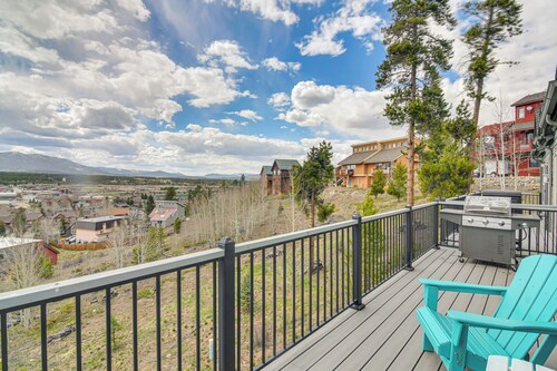Spacious Fraser Duplex w/ Fireplace & Scenic Views