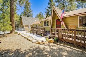 House (2 Bedrooms) | Interior - 5 Mi to Big Bear Lake: Pet-friendly Gem Near Hikes (Sugarloaf)