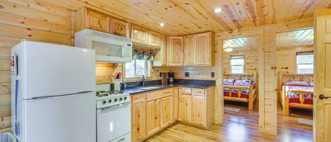 House (3 Bedrooms) | Interior