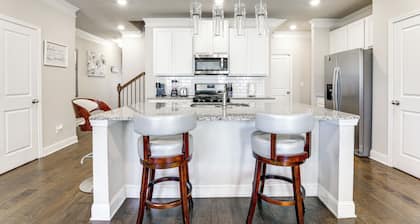 Lawrenceville Townhome w/ Community Pool Access!