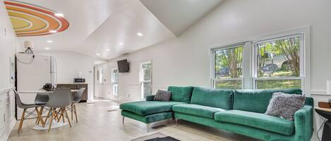 House (2 Bedrooms) | Depan hartanah