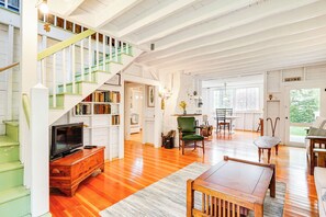 Cottage (2 Bedrooms) | Interior