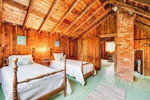 Cottage (2 Bedrooms) | Interior
