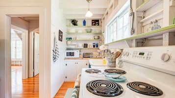Cottage (2 Bedrooms) | Interior
