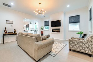 House (3 Bedrooms) | Front of property