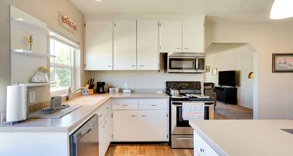 Charming Emmett Home w/ Patio - 14 Mi to Reservoir