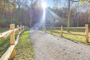 House (3 Bedrooms) | Interior - Tennessee Mountain Cabin ~ 18 Mi to Knoxville! (Strawberry Plains)