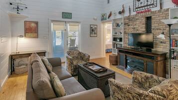 House, Multiple Beds, Patio, Garden View (Bella Vista) | Living area