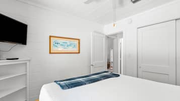 House, Multiple Beds, Patio, Garden View (Bella Vista) | 2 bedrooms, individually decorated, individually furnished, bed sheets