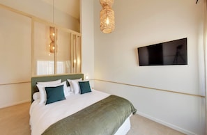 Junior-Suite | Hochwertige Bettwaren, Minibar, Zimmersafe, Schreibtisch