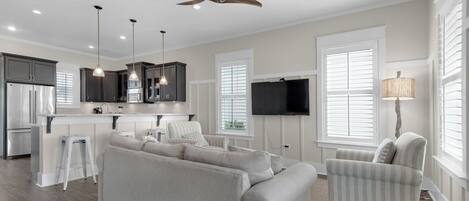 Ferienhaus, Mehrere Betten, Terrasse, Gartenblick (19 Moonlit Shores Ln) | Wohnbereich